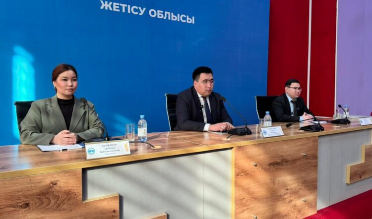 В текущем году на зимнее содержание автомобильных дорог выделено 554 млн тенге