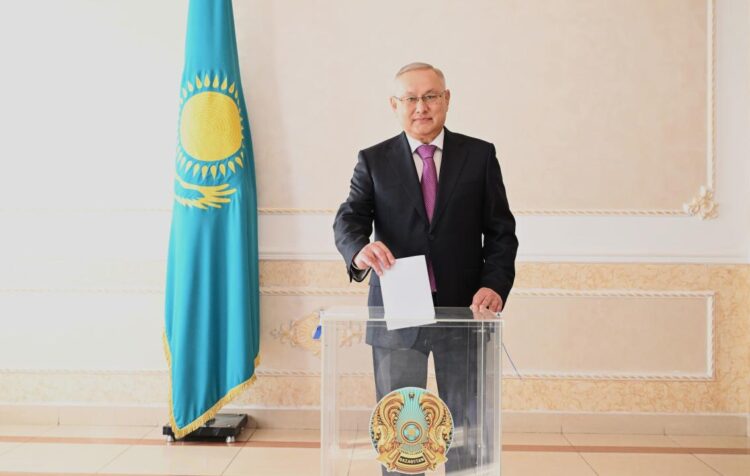 «Мен еліміздің өсіп-өркендеуі үшін дауыс бердім»: Жетісу облысының әкімі референдумға қатысты