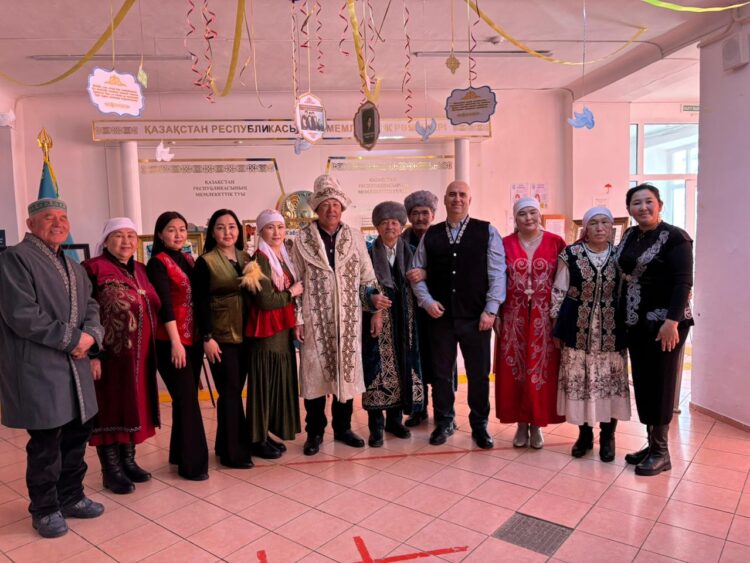 Текелі қарияларының ақ батасы: Ұлттық нақыштағы тарихи таңдау