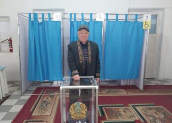 Референдумға қоғам көшбасшылары белсенді қатысуда