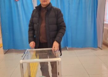 Жетісулық өнер иесі референдумда дауыс берді