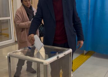 Жетісу облысының бас ақыны Айтақын Бұлғақов референдумға қатысып, өз таңдауын жасады