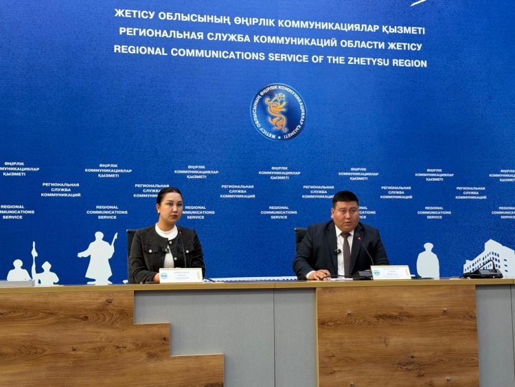 Жетісу оқушылары мен студенттері жазда ресми түрде жұмыс істеп, шамамен 100 мың теңге таба алады