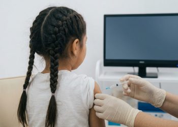 В Жетісу более 24 тысяч детей получили плановые прививки